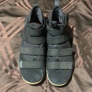 Lebron 11 soldiers size 10.5 men’s